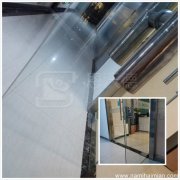 玻璃門上的頑固水漬如何清洗干凈？用納米海綿