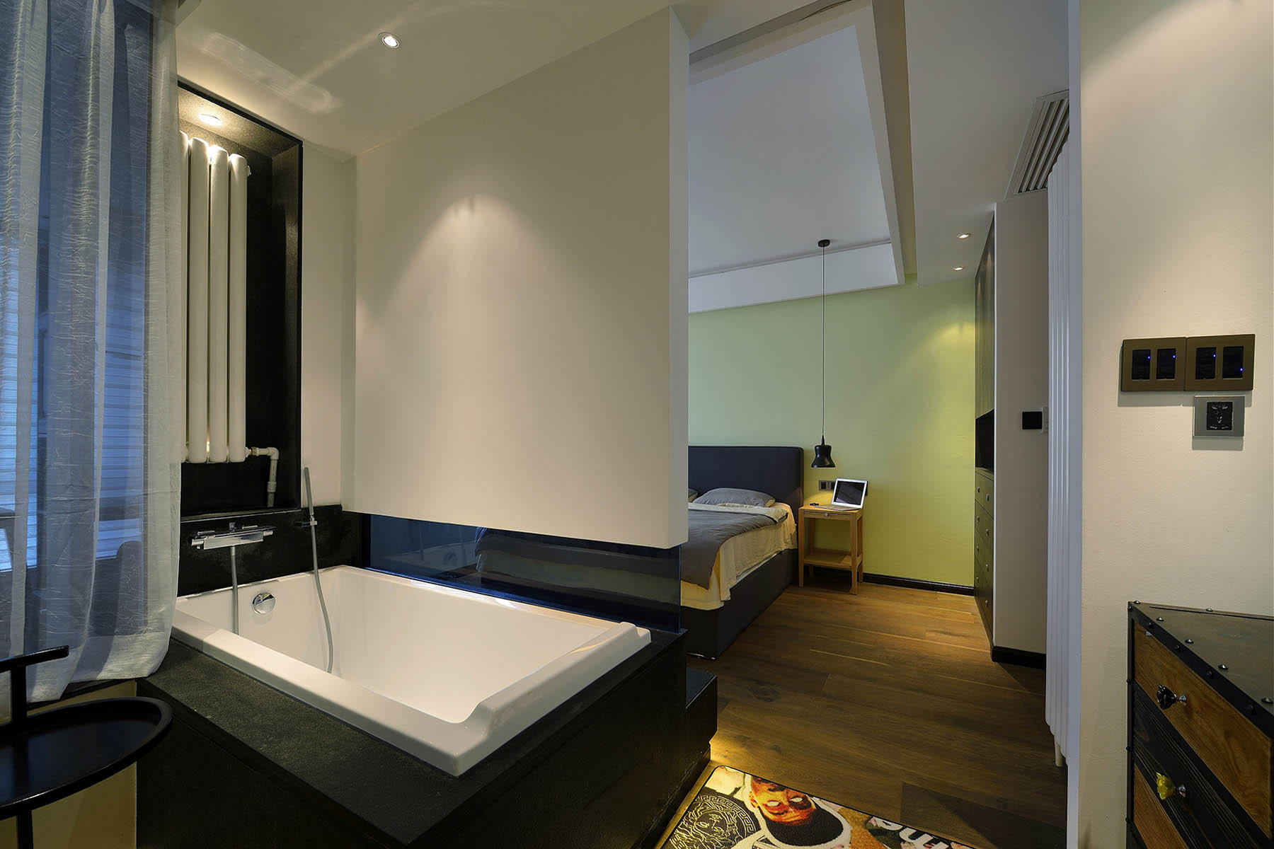 浴缸上的污漬怎么清潔？